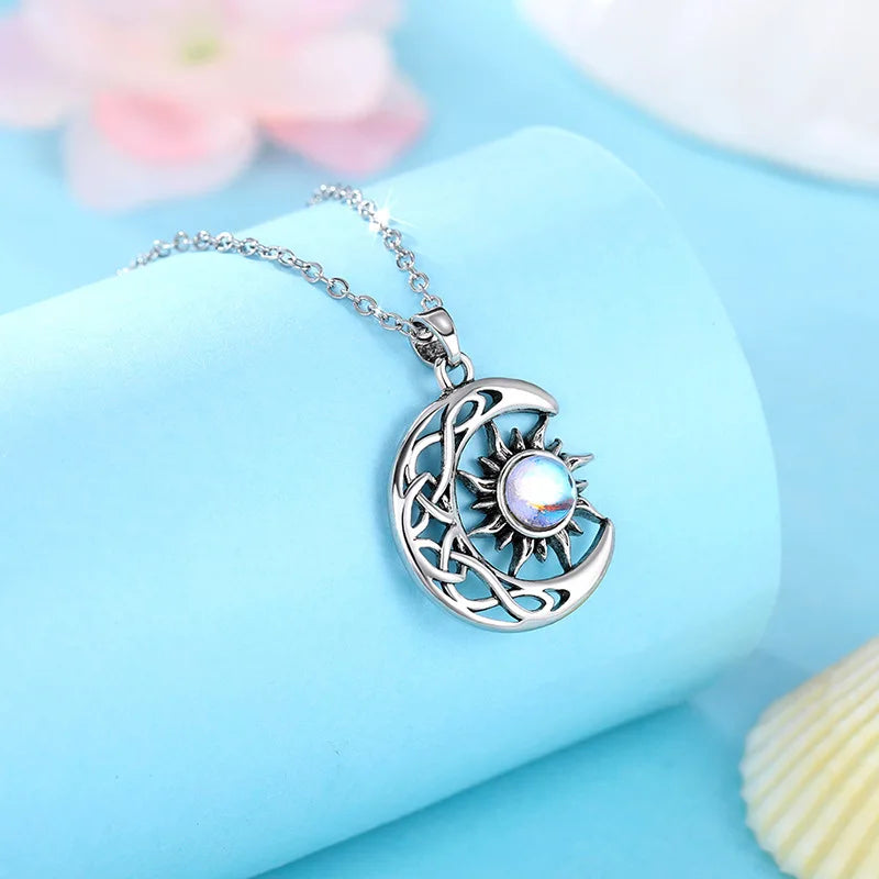 Moon Pendant Necklace Minimal Elegant Design Women Daily Wear Jewelry Necklace